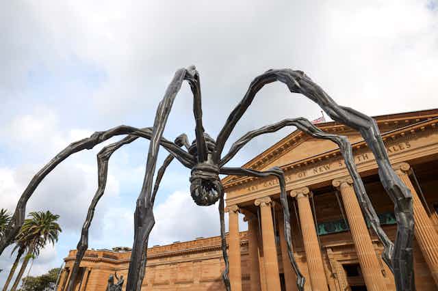 A giant spider sculpture