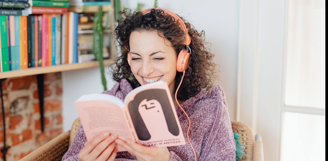 15 podcast sastra yang akan membuat Anda tertawa, belajar, dan bergabung dalam percakapan tentang buku