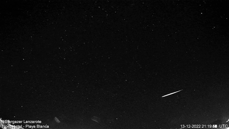 Ramón López @StargazerLzt obtuvo desde Lanzarote una preciosa secuencia de meteoros y bólidos de las Gemínidas la noche del 13/14 de diciembre de 2022. La ausencia de Luna permitirá este tipo de secuencias en 2023. Ramón López-Red SPMN-CSIC