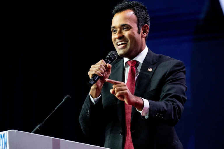 Vivek Ramaswamy, candidate to be the Republican nominee for US president, at a podium speaking.