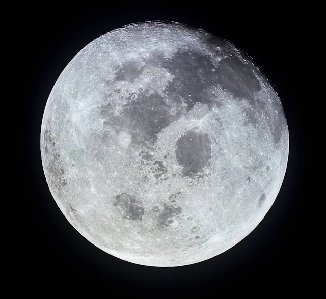 Image of the Moon.