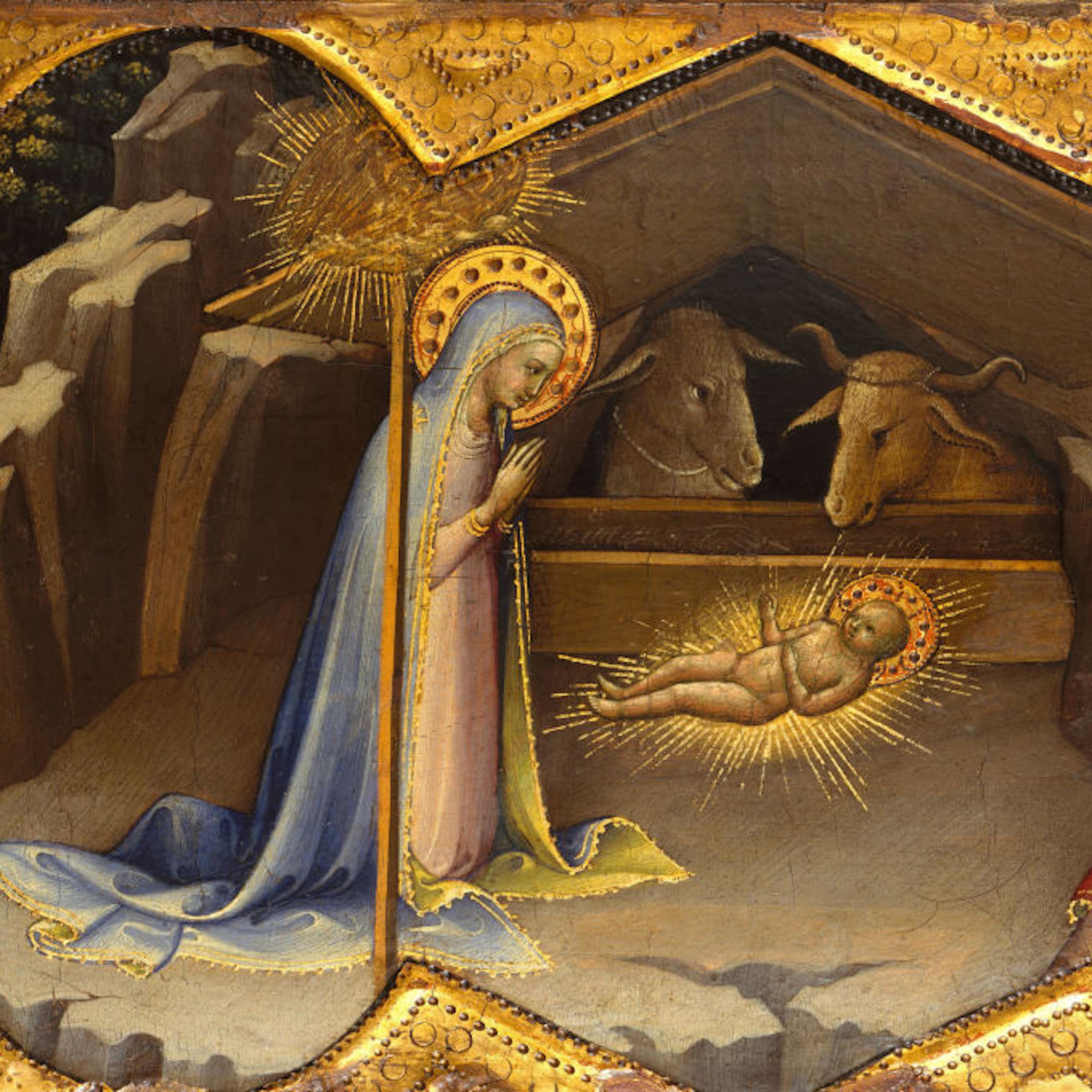 Una pintura con colores oscuros y dorados muestra a María y José en el pesebre con el niño Jesús.
