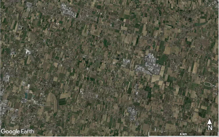 Visible remnants of Roman and later land divisions in the lower Po plain around Padova (Italy).