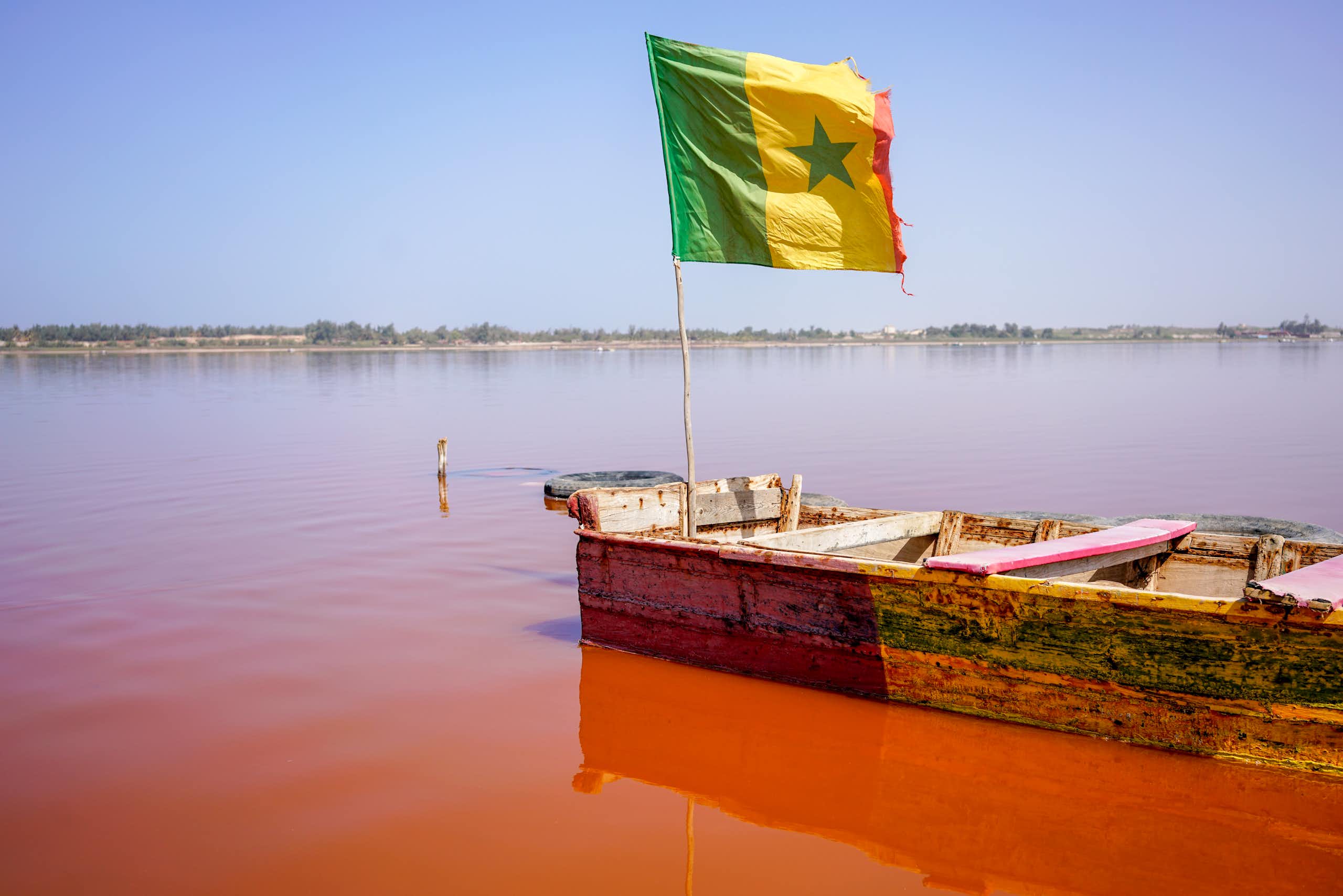 Sénégal : le lac Rose, un site naturel proche de l'agonie