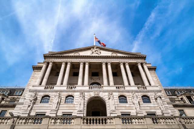 Front facade of Bank of England