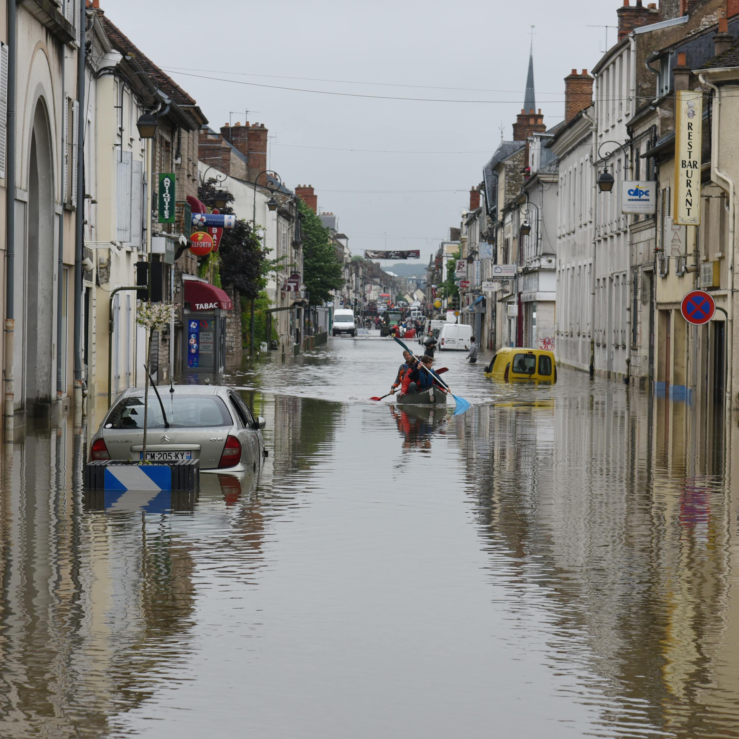 Nos villes doivent être plus perméables : comment le biochar peut être une solution durable face aux inondations