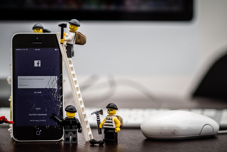 des legos hackent un smartphone