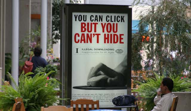 Exemple de campagne de communication affichée aux États-Unis dans les années 2000.