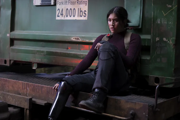 Alaqua Cox as Echo/Maya Lopez with her prosthetic leg.