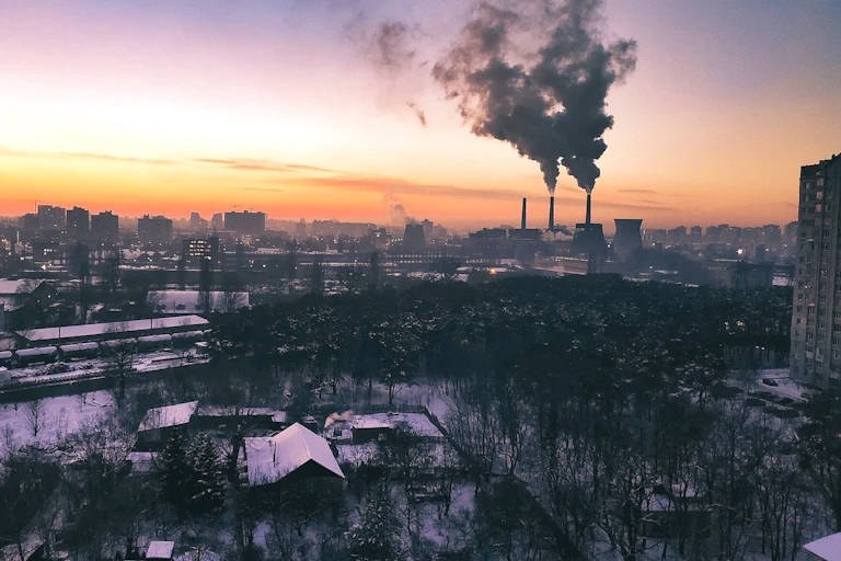 Vue d'une ville polluée