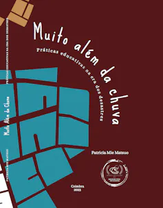 Capa do livro, em vinho, tem desenhos geométricos abstratos em azul no canto inferior esquerdo. No centro, lê-se o nome do livro.