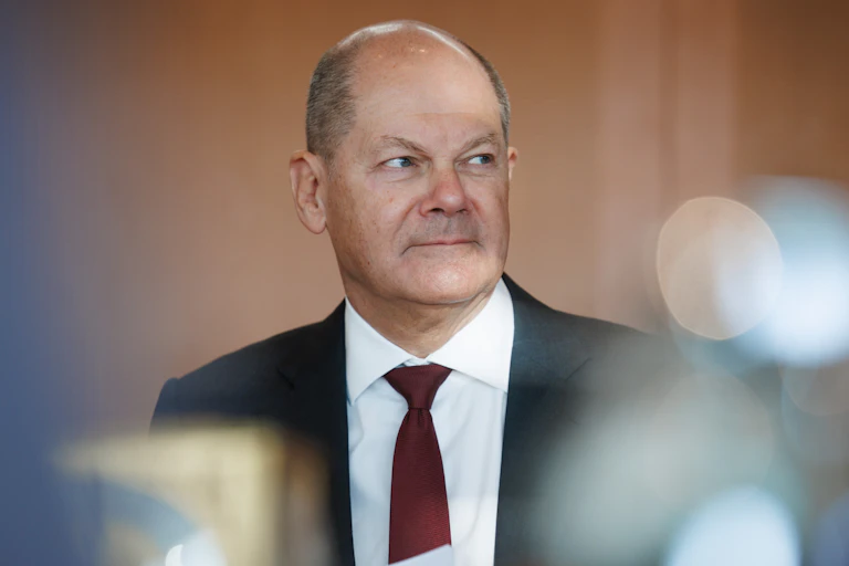 Olaf Scholz looking quizzical