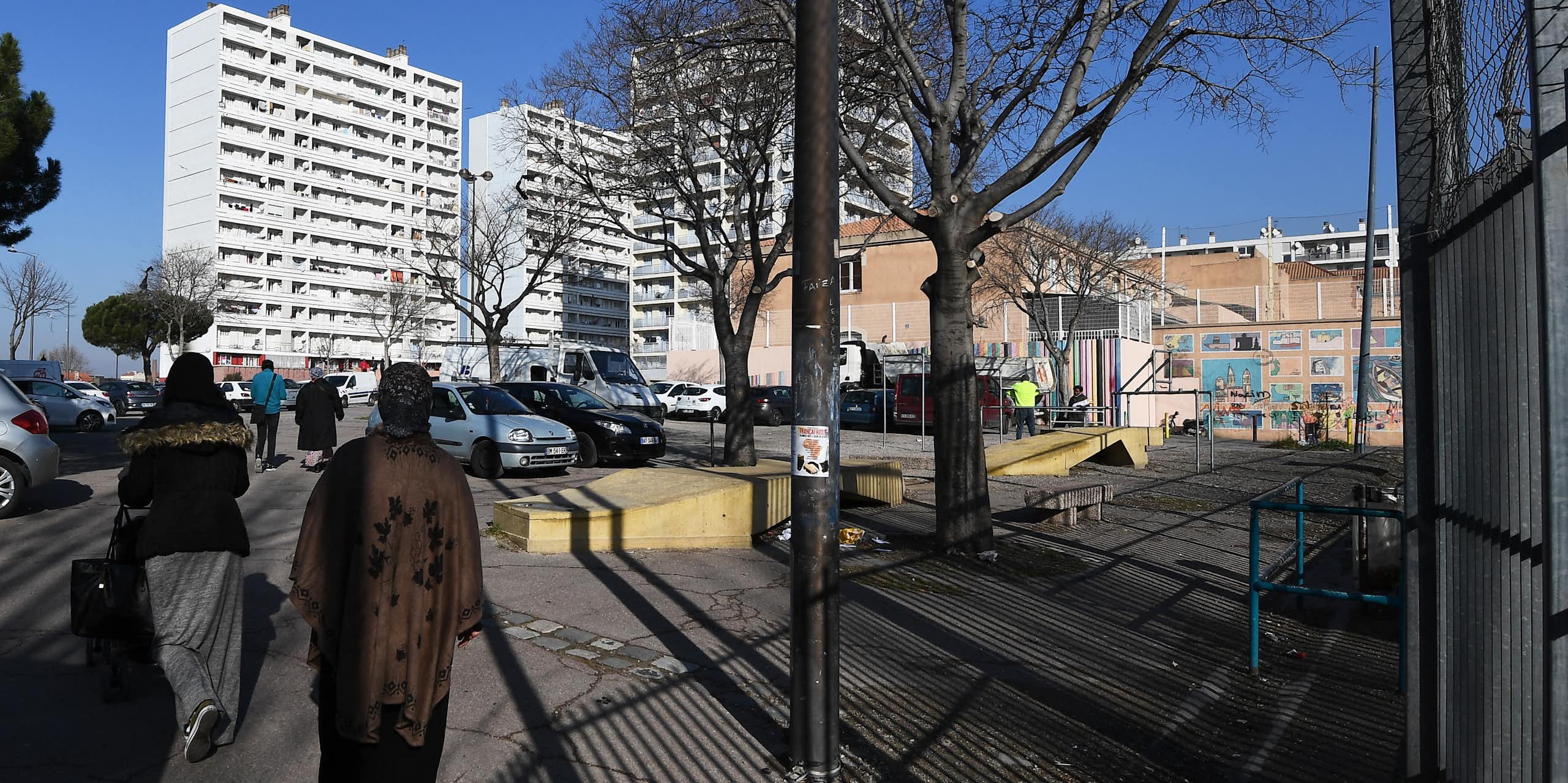 Une photo prise le 24 janvier 2017 montre une vue de la cité Felix Pyat Bellevue dans le 3e arrondissement de Marseille, le quartier le plus pauvre de France métropolitaine.