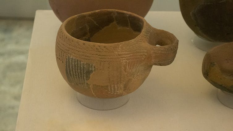 Miska z dekoracją z nadrukiem Cardium.