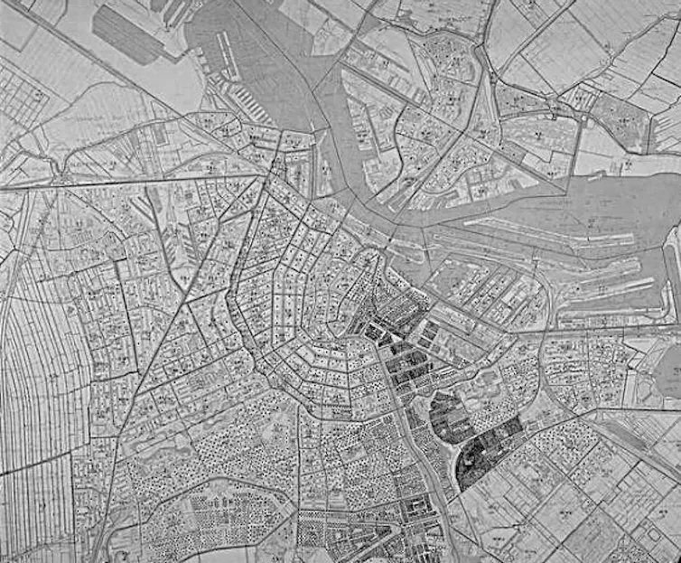 An archival map of Amsterdam in the 1940s.