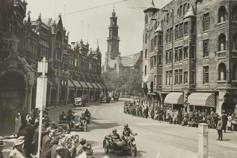 An archival photograph of Amsterdam during the second world war.