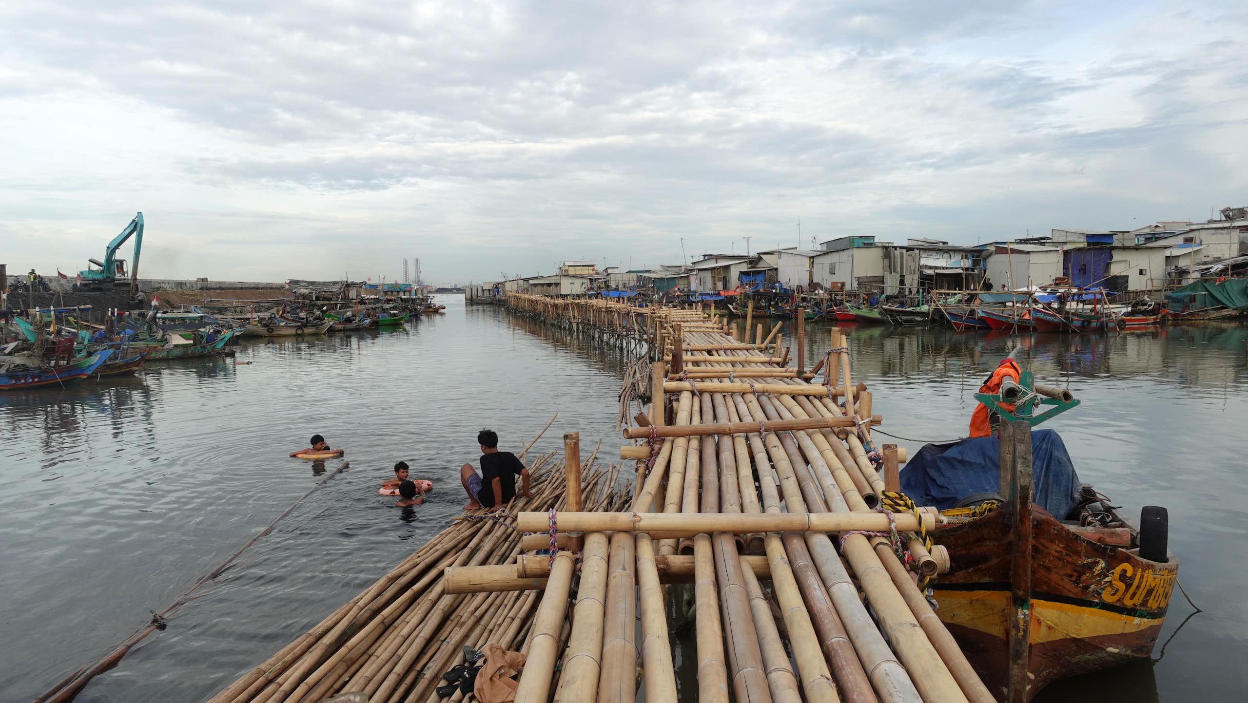 Menata kampung pesisir kota yang tangguh iklim berbasis suara warga: Belajar dari Jakarta