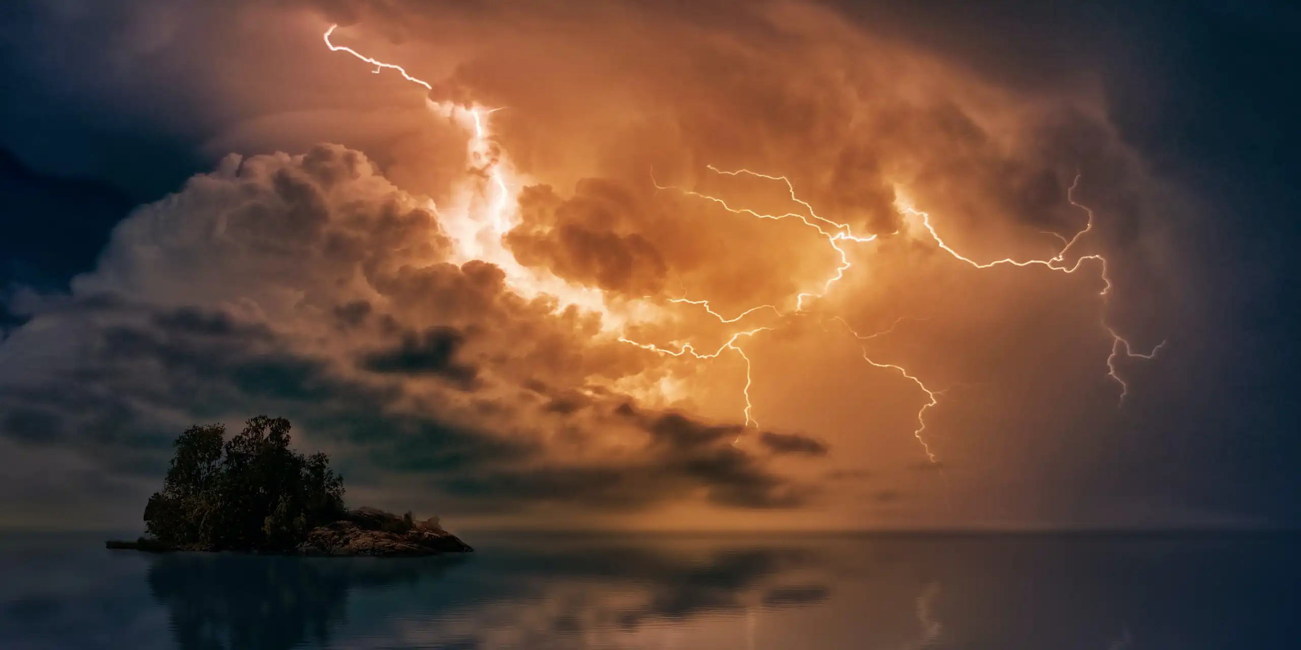 Photographie d'un orage.