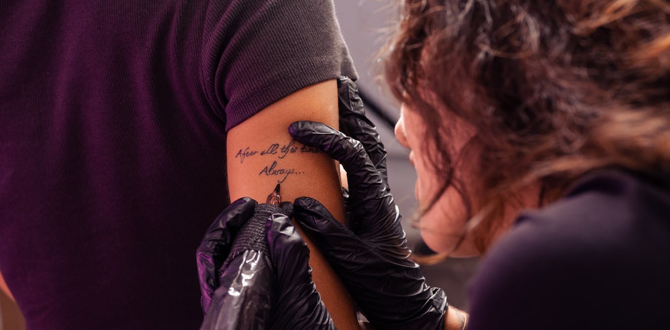 Between tattoos in French and English, a true love story