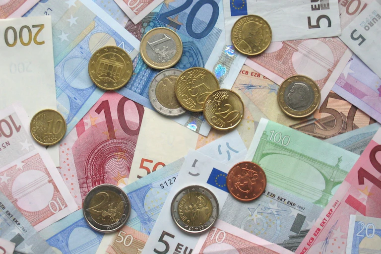 Euros en pièces et billets