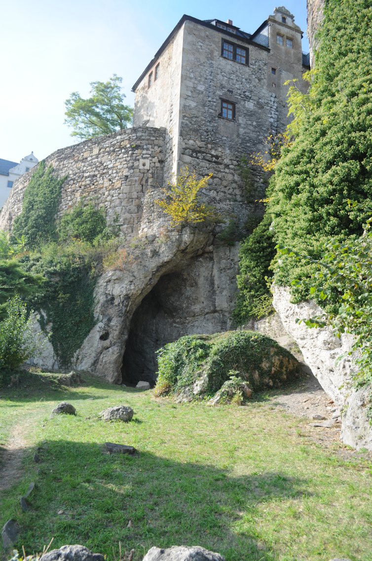 Ilsenhohle caves beneath the castle of Ranis.