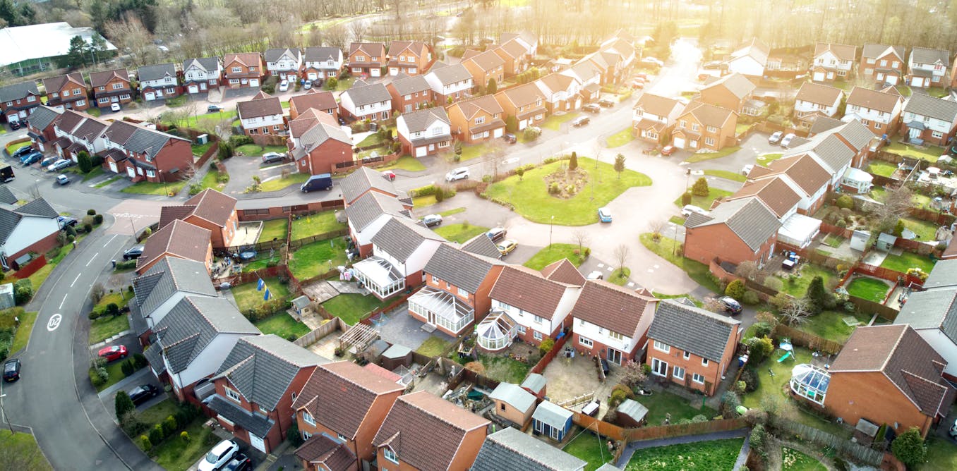 Labour scaling back its £28 billion green pledge will impact UK housing – and public health