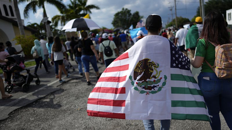 Los inmigrantes impulsan la economía de Estados Unidos desempeñando trabajos que no quiere nadie más Los inmigrantes impulsan la economía de Estados Unidos desempeñando trabajos que no quiere nadie más