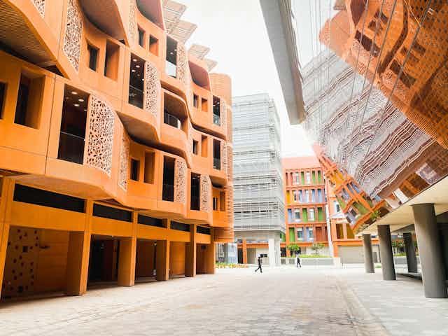 EAU, Abu Dhabi - 13 mars 2023 : Architecture écologique à Masdar City, Abu Dhabi