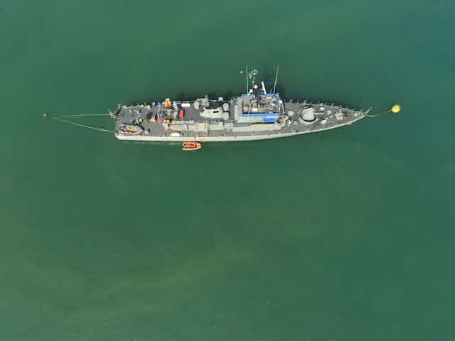 Birds-eye view of a ship in water
