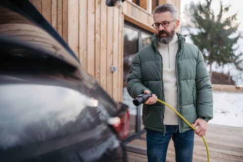 Lithium-ion batteries don’t work well in the cold − a battery researcher explains the chemistry at low temperatures