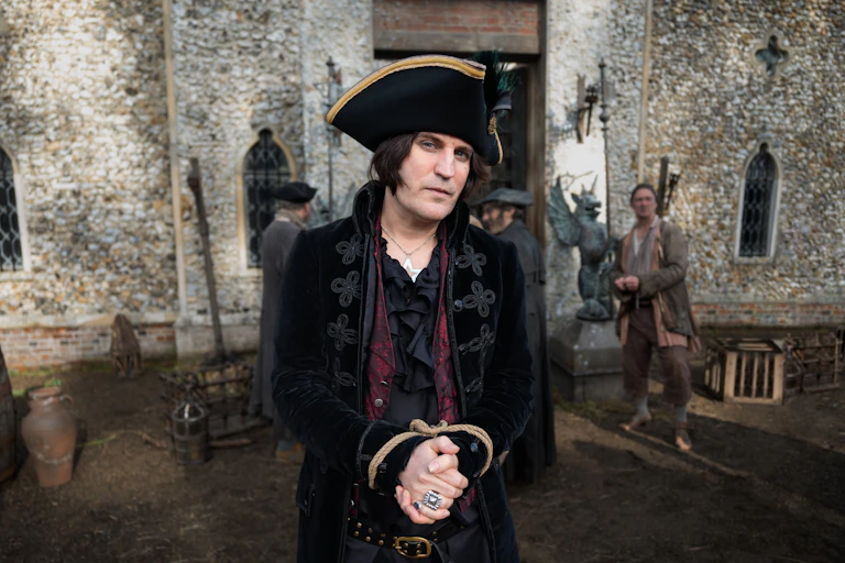Noel Fielding dressed as Dick Turpin.