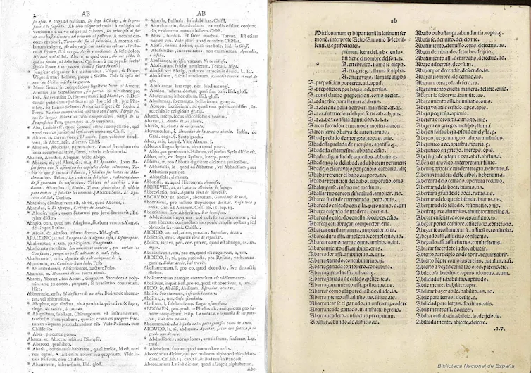 A la izquierda, el _Diccionario_; a la derecha, el _Vocabulario_, ambos en edición facsímil.