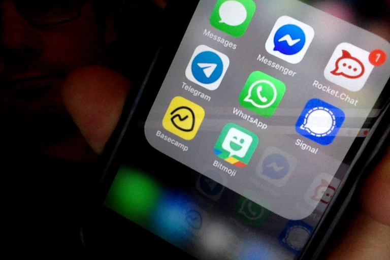 a smartphone screen showing a set of eight app icons
