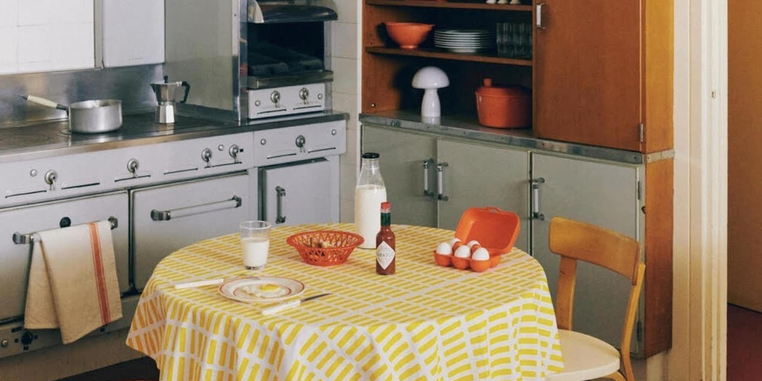 la reconstitution d'une cuisine des années 60 sur le compte Instagram de Monoprix