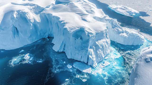 imagem de uma geleira na Antártica