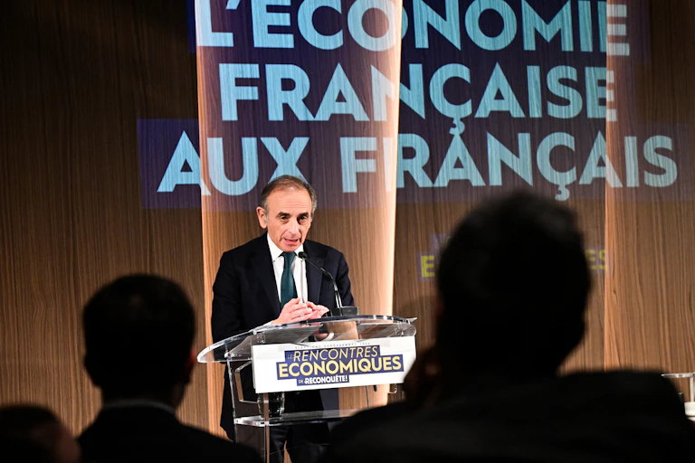 Eric Zemmour lors d'un meeting de son parti d'extrême-droite Reconquête le 20 février 2024, à Paris.