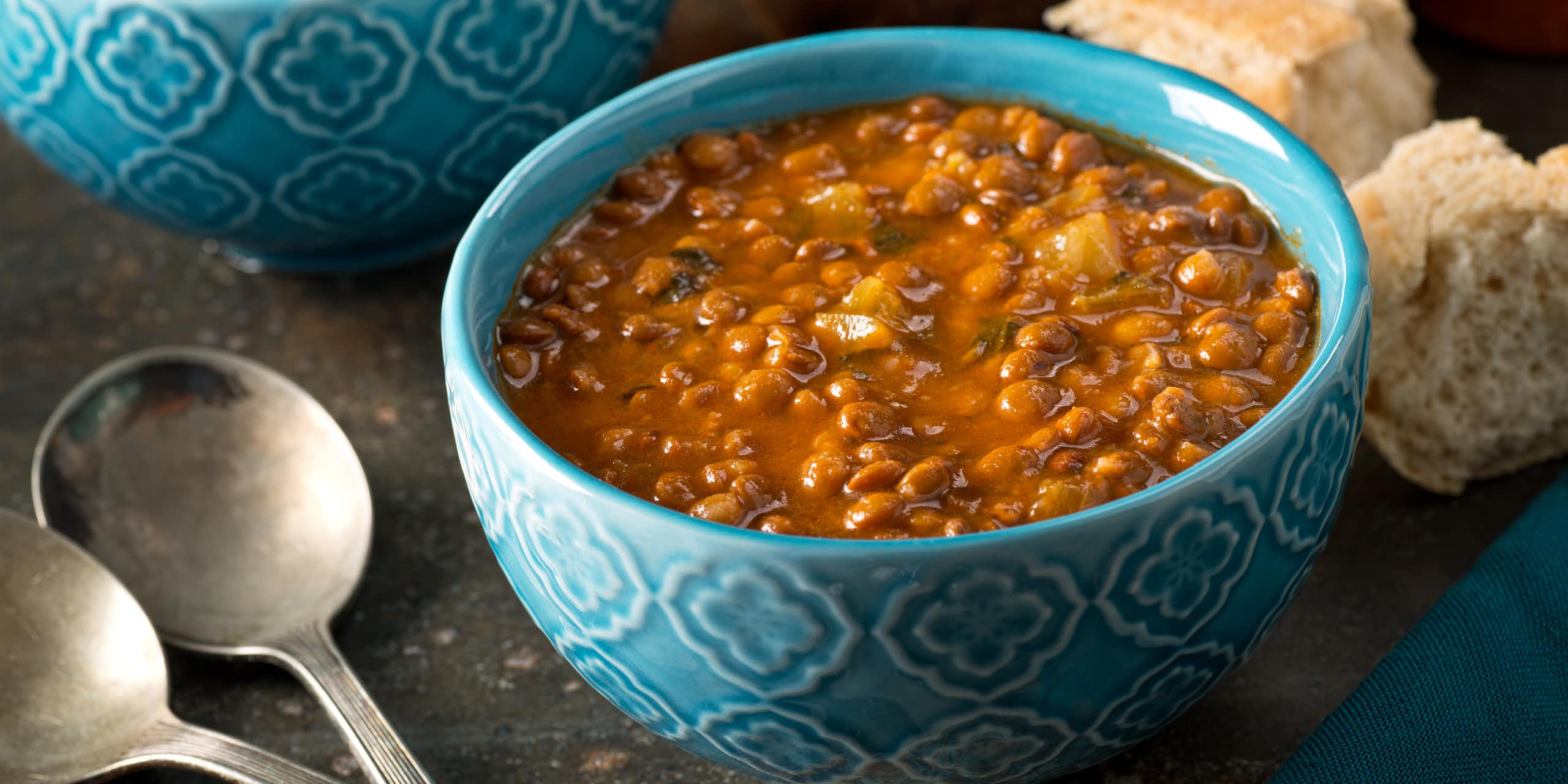 A bowlful of cooked lentils.