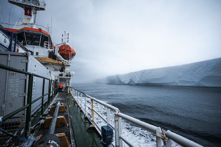 A view from the ship's starboard side towards the Ross Ice Shelf