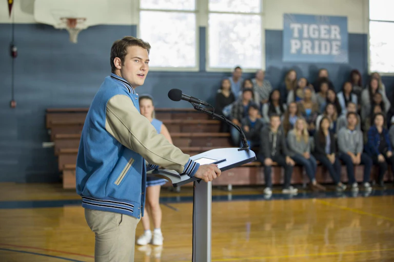 Justin Prentice como Bryce Walker, malo malísimo en 'Por trece razones'.