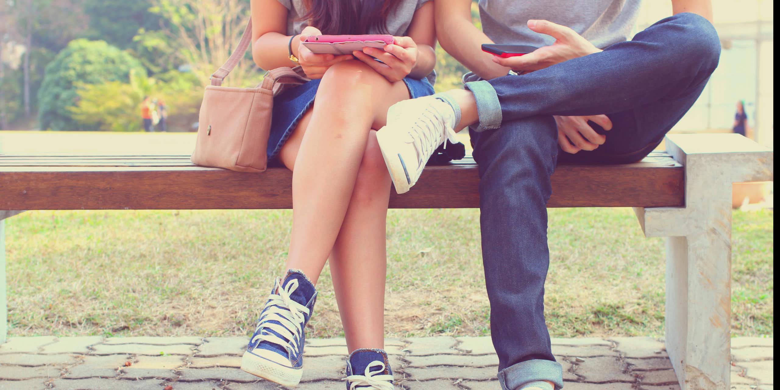 Celos y redes sociales, una combinación peligrosa en las relaciones adolescentes