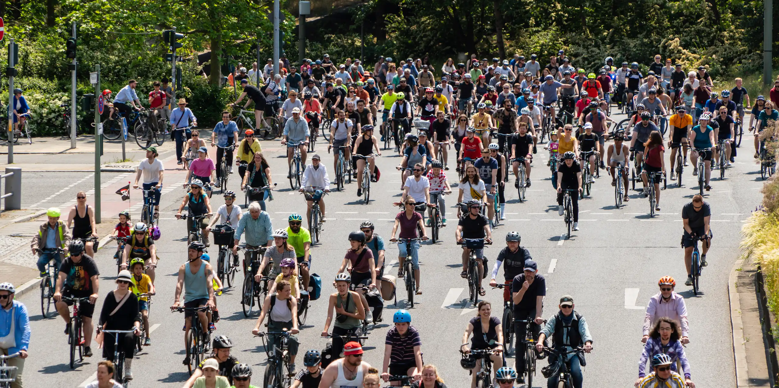Photo de la course de l'ADFC, pour réclamer de meilleures conditions de cyclisme