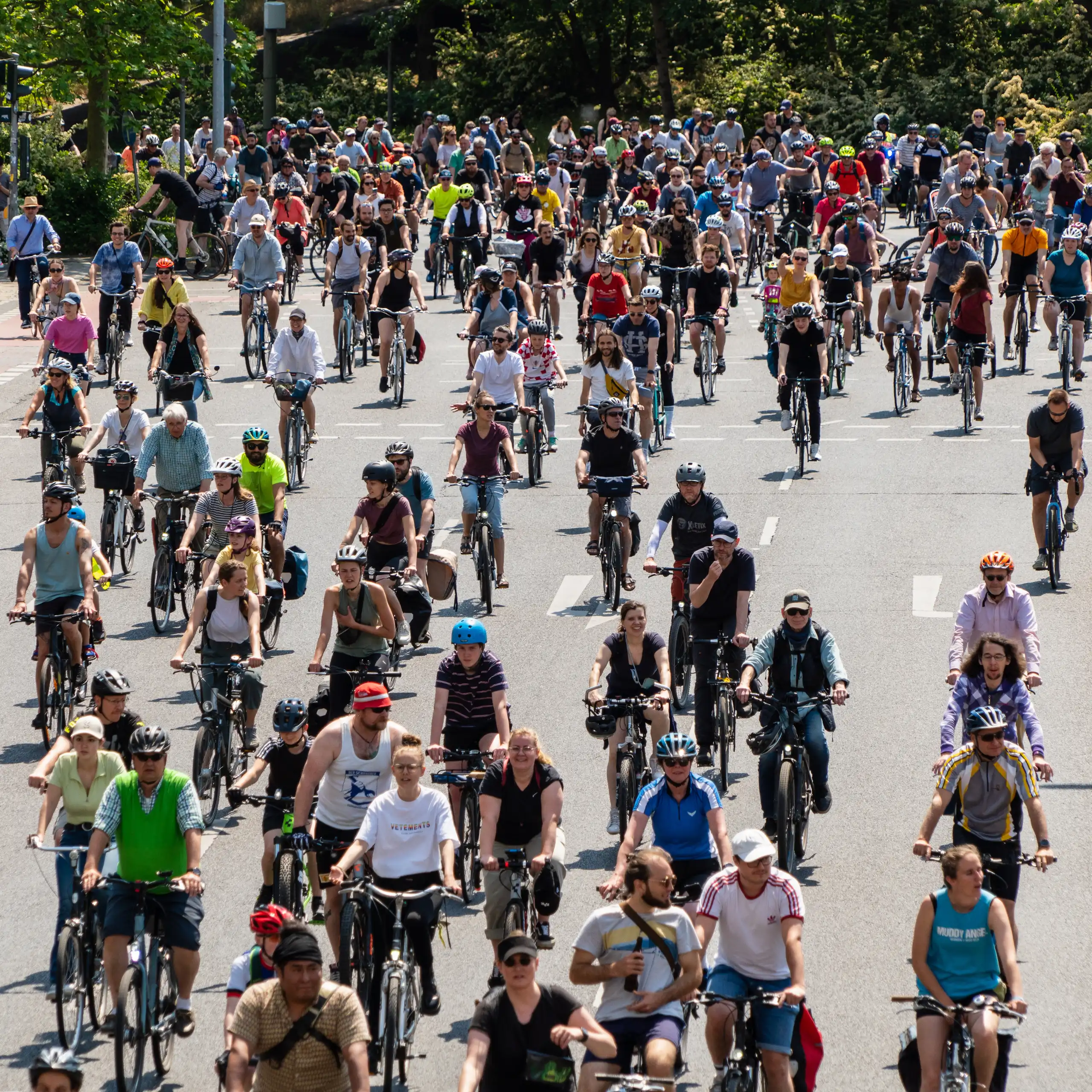 Photo de la course de l'ADFC, pour réclamer de meilleures conditions de cyclisme