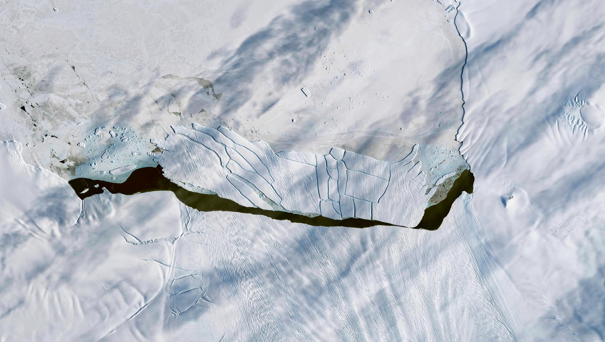 A disintegrating large iceberg from Antarctica's Pine Island Glacier