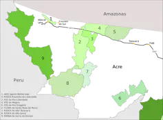 Map showing the state of Acre and its borders with Amazonas and Peru. The Serra do Divisor Park is marked in green, on the leftmost strip of Acre bordering Peru