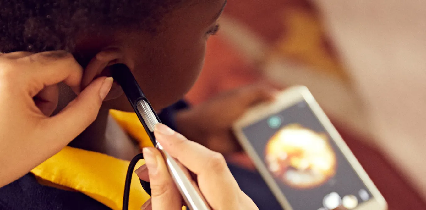 Navigating the Crisis: Using a Smartphone and App for Solutions Navigating the Crisis: Using a Smartphone and App for Solutions