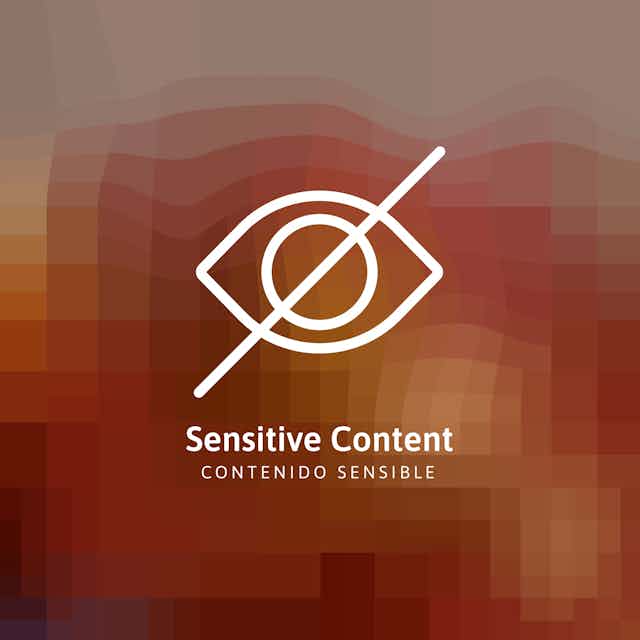 a line drawing symbol of an eye with a diagonal line across it