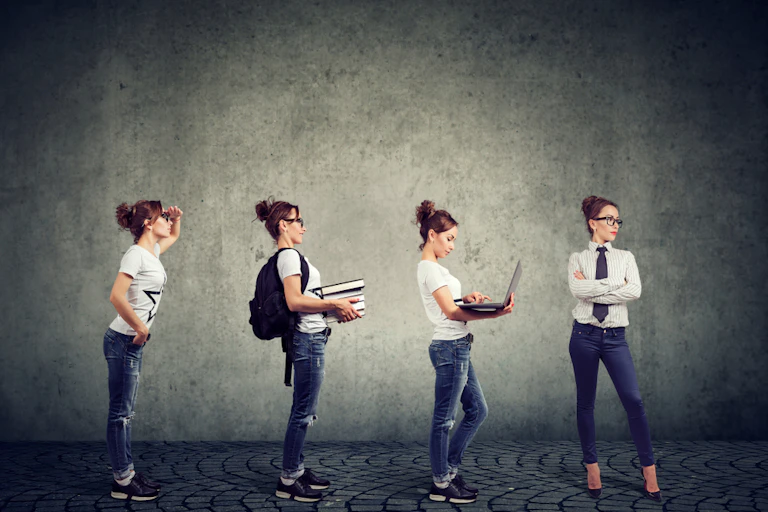 Une jeune femme passant des études à son premier travail