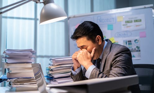 how fans can best cope with sleep deprivation during major overseas events