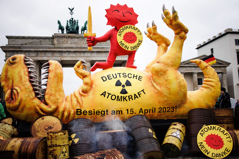 Dead dinosaur protest
