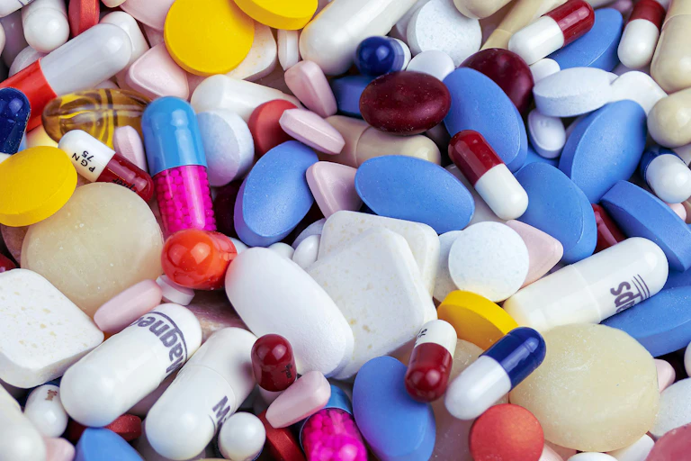 Photo de différentes sortes de médicaments.